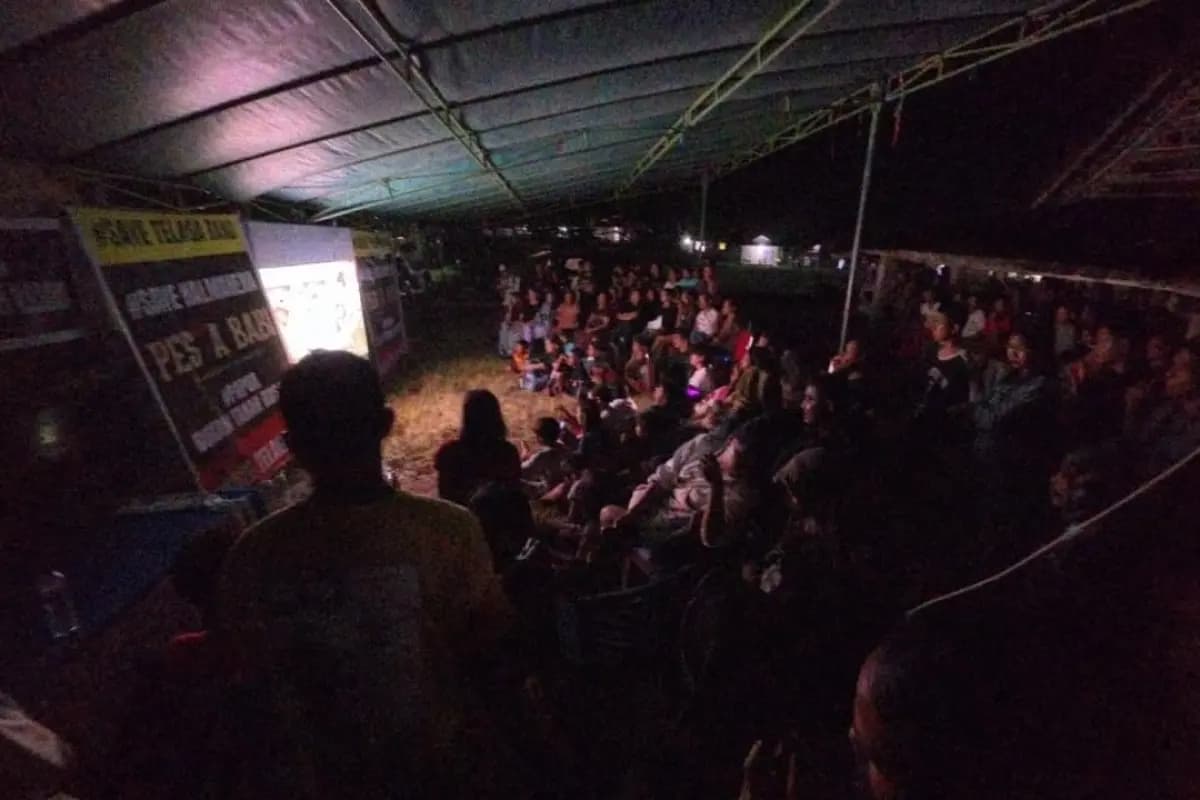 Nobar 'Pesta Babi' dan Diskusi Geothermal, 400 Warga Halbar Hadir di Desa Sasur
